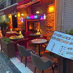 Golden Arrow Old City Hotel