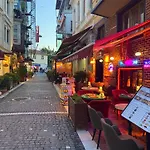 Golden Arrow Old City Hotel